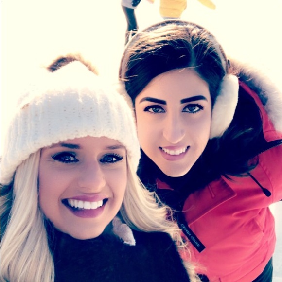 Instagram: Poshinmywaytofreedom - Picture 5 of 8